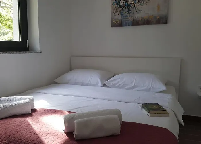 Artemis Apartament *